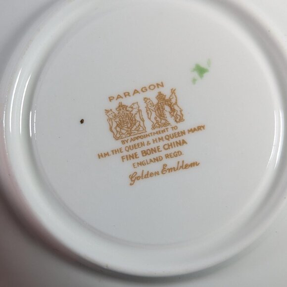 Vintage Paragon Golden Emblem set of 8 saucers, pink cabbage rose double warrent - Picture 8 of 9